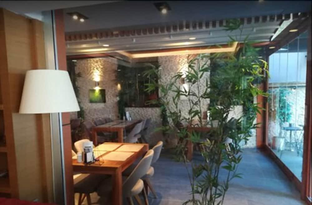 勒伊斯坦布尔米尔波特酒店 外观 照片